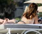 mena_suvari-beach_topless_12.jpg
