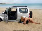 beach_girl_car_stuck_020.jpg