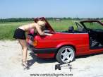 girl_changing_flat_tire_start problems_stuck_003.jpg