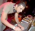 Astrix,_trance_dj,_with_synthesiser.jpg