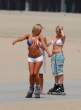 danielle_lloyd_rolerblades_7_big.jpg