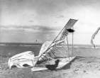 1900 Glider Wreck.jpg