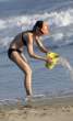 20080620-helen_hunt_bikini_pics11.jpg