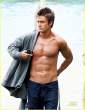 robert-buckley-hot-hawaii-03.jpg