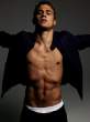 charlie_hunnam_032107_08.jpg