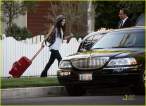 vanessa-hudgens-off-to-meet-zac-10.jpg