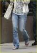 rachel-mcadams-apple-store-02.jpg