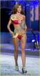 miranda-kerr-fashion-show-foxy-09.jpg
