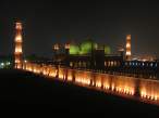 Badshahi Mosque in Lahore - Pakistan (night).jpg
