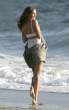 isabel_lucas_beach_3.jpg