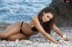 laura_dore_bikini_black_2.jpg