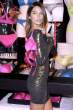 lily_aldridge_vs_model_2.jpg