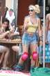 julianne_hough_skates_8.jpg