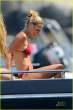 635740916_631978713_bar_refaeli_bikini_boat_03_122_373lo.JPG