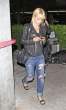 Mena_Suvari_arriving_at_LAX-04.jpg