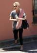JanuaryJones2011_08_25_atayogaclassinLosFeliz4.jpg