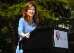 HZ9BHSSMAD_Dana_Delany_-_Celebrity_Rally_On_ABCs_Wisteria_Lane_003.jpg