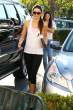kendall-kylie-jenner-grab-fro-yo-09-480x720.jpg