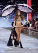 full_victorias_secret_runway_16_wenn3602712.jpg