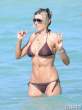 rita-rusic-maroon-bikini-miami-09-435x580.jpg