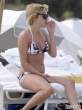 chloe-sevigny-bikini-black-white-tie-dye-miami-05-435x580.jpg