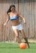 elisabetta_gregoraci_back_soccer_bikini_8.jpg