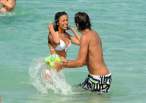 Nargi006_2010-jun29_candid-bikini.jpg