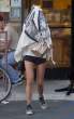 amanda_bynes_legs_cover_face_5.jpg