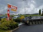05-best-drive-thru-customers-youll-see-today.jpg