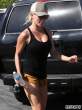 kendra-wilkinson-flashing-cleavage-and-legs-02-435x580.jpg