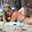 Rachel Hunter Bikini Malibu 07-07-13 (6).jpg