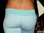 rita-ora-booty-in-yoga-pants-in-london-10-580x435.jpg