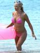pamela-anderson-pink-bikini-in-maui-06-435x580.jpg