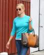 Reese+Witherspoon+Visits+Brentwood+Country+aJRn04s2zRAx.jpg