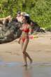 Padma_Lakshmi_bikini_DFSDAW_006.jpg