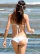 elisabetta-gregoraci-white-bikini-in-kenya-08-435x580.jpg