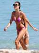 julia-pereira-pink-bikini-miami-10-435x580.jpg