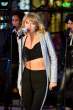 taylor-swift-at-new-year-s-eve-2015-in-nyc_12.jpg