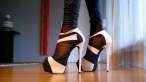 walking in sexy black-white high heels 7 inch 18 cm.mp4_000064000.jpg