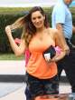 kelly-brook-heading-to-the-gym-in-la_10.jpg