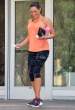 kelly-brook-heading-to-the-gym-in-la_17.jpg
