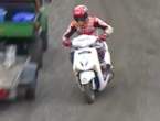Marc+Marquez+racet+op+scooter+in+TT+Assen-.png